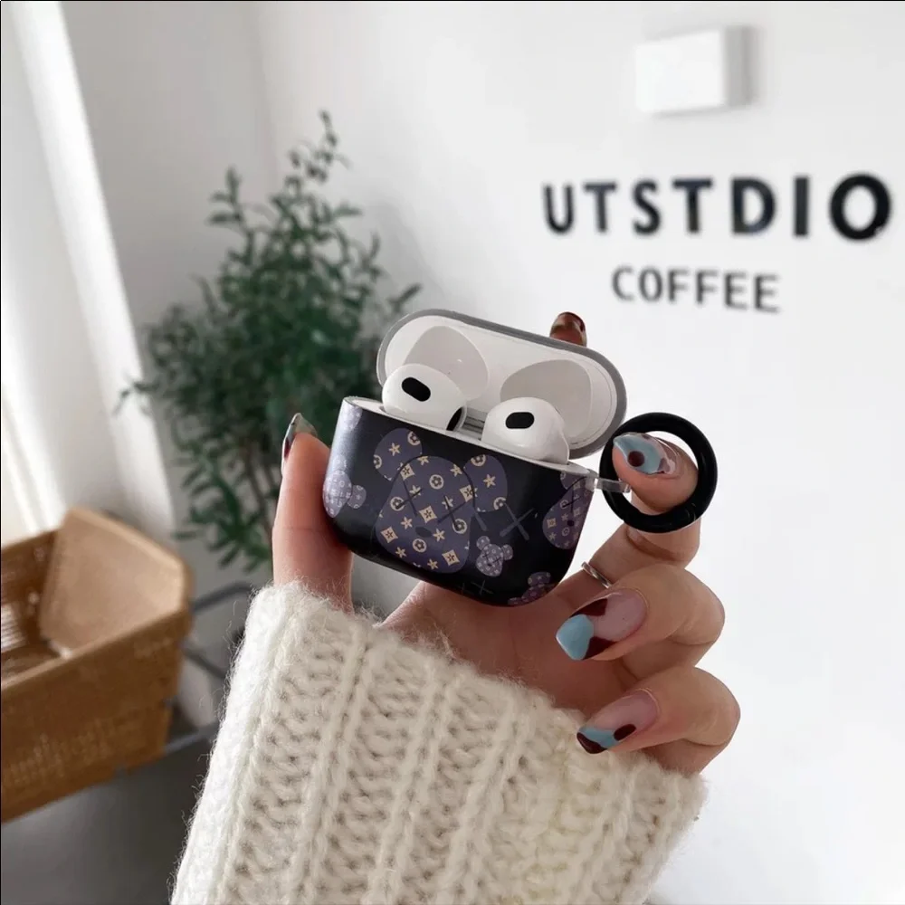 NEW 3D Vintage Pattern Bear AirPods Pro Case